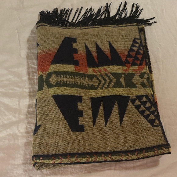 Accessories - Boho Aztec Pattern Fringe Scarf in Olive & Black